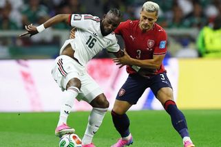 Kariéru v české fotbalové reprezentaci ukončil po MS i obránce Holeš - Seznam Zprávy